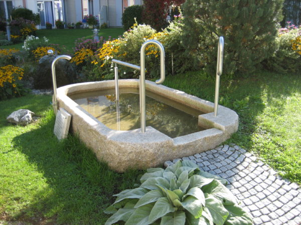 Kneippbecken Brunnencenter Allgäu Steinbrunnen