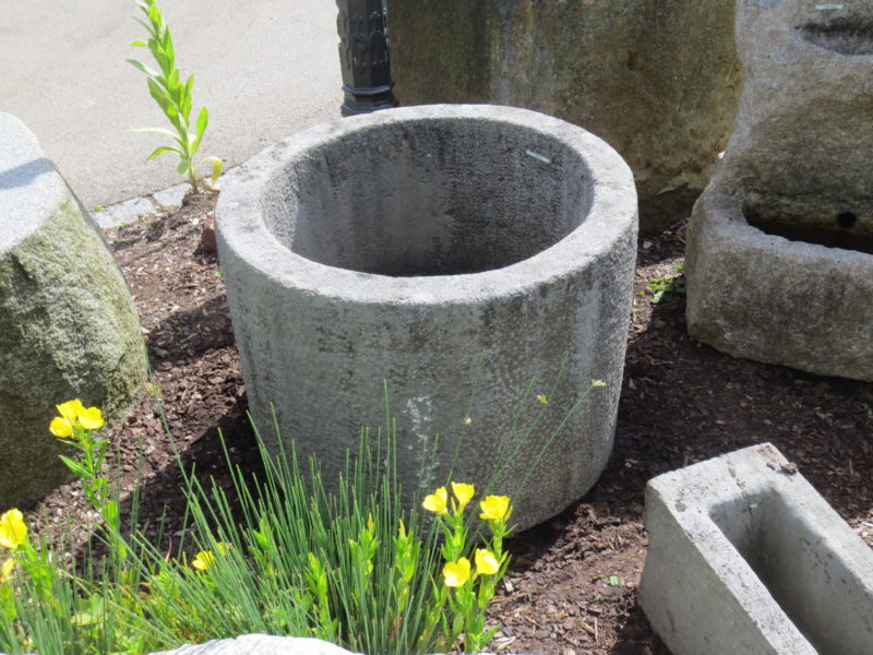 Brunnen aus großem Granitfindling BWk013 (4)
