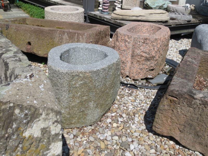 Brunnen aus Granitfindling BWk002 (2)