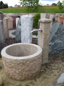 Gartenbrunnen aus Granit