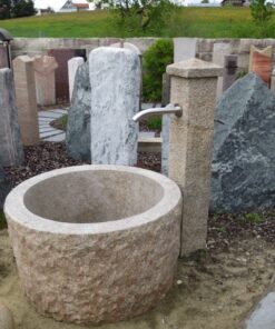 Gartenbrunnen aus Granit