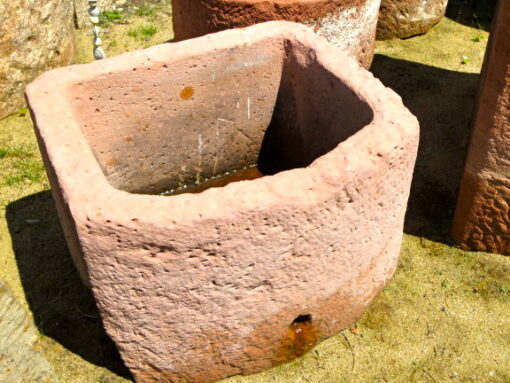Brunnen halbrund