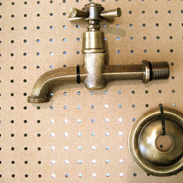 Wasserhähne und Wasserzuläufe