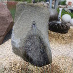 Quellstein aus Granitfindling BWk004 (3)