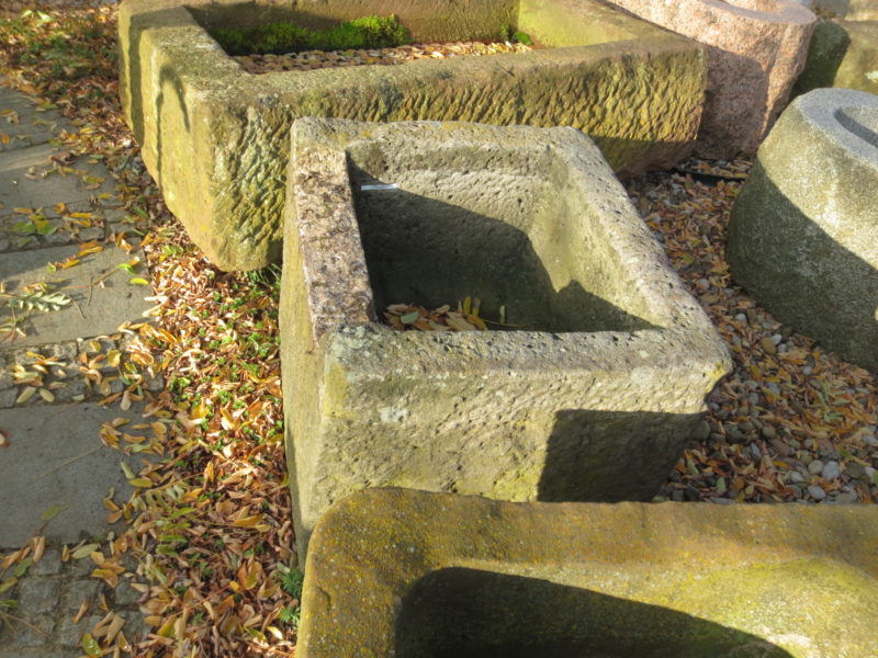 Steinbrunnen antik
