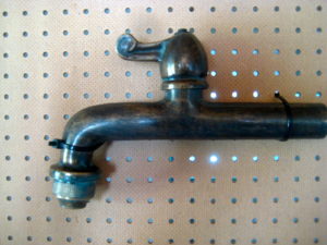 Wasserhahn aus Bronze