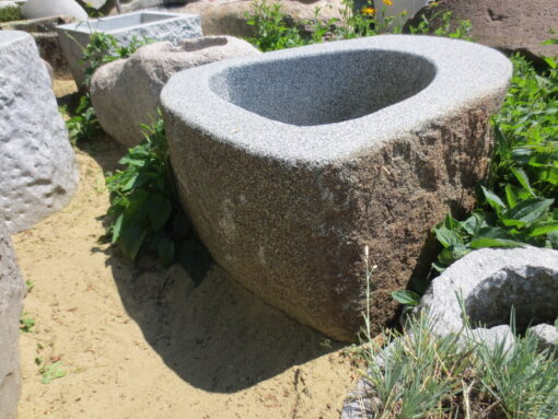Brunnen aus Granitfindling 104x85h50 BWk028 (1)