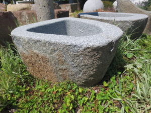 Findlingsbrunnen Granit