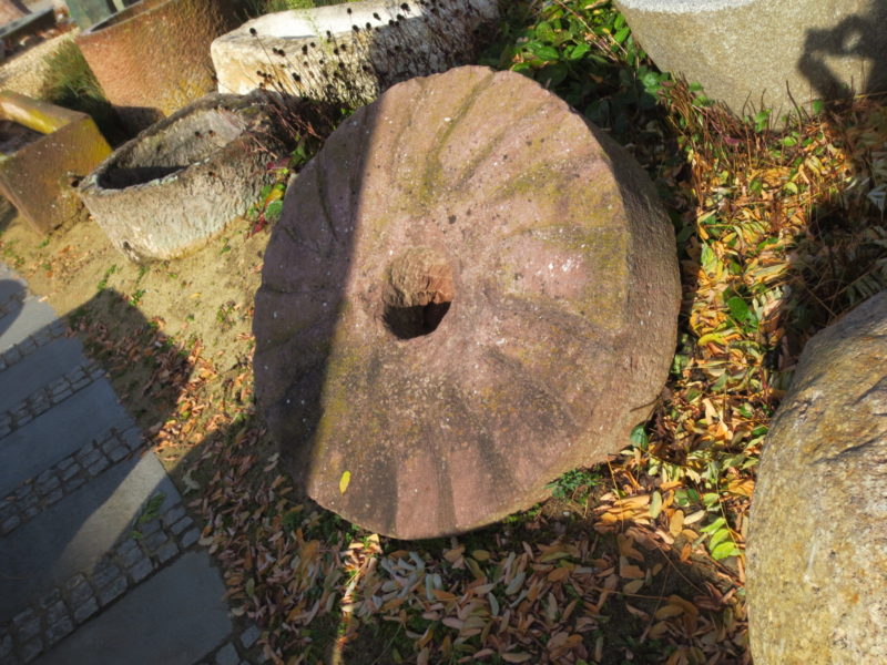Mühlrad antik rot (1)