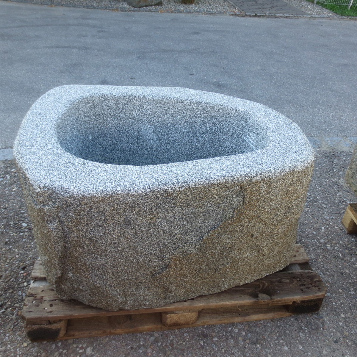 Brunnen aus Granitfindling 105x80h58cm BWk030 (1)