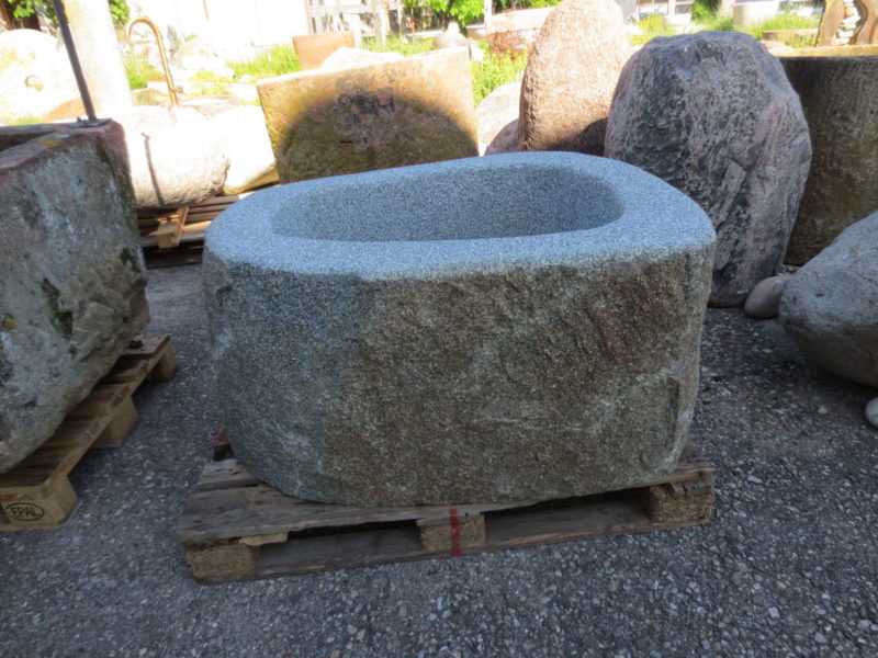 Brunnen aus Granitfindling 105x80h58cm BWk030 (2)