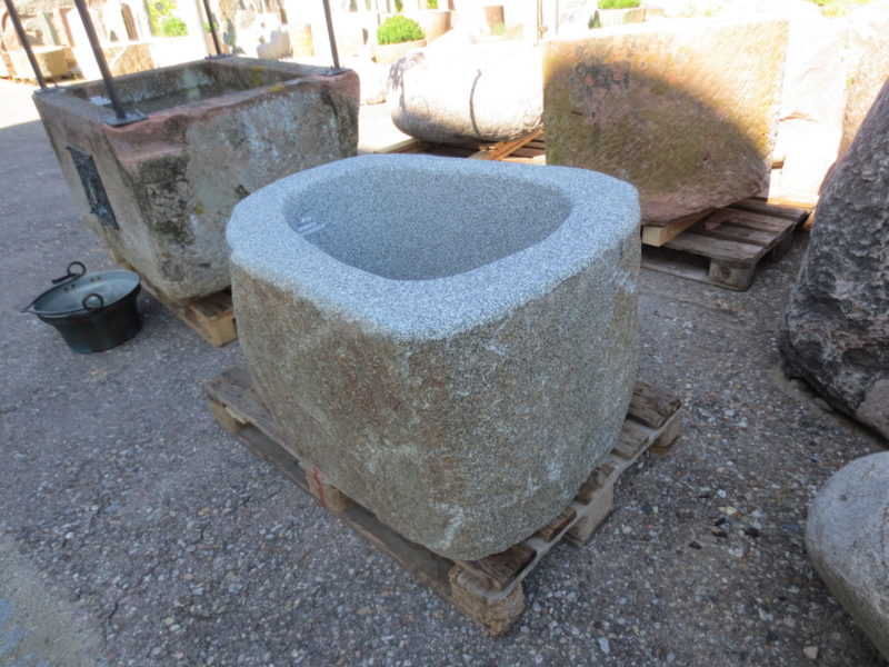 Brunnen aus Granitfindling 105x80h58cm BWk030 (3)
