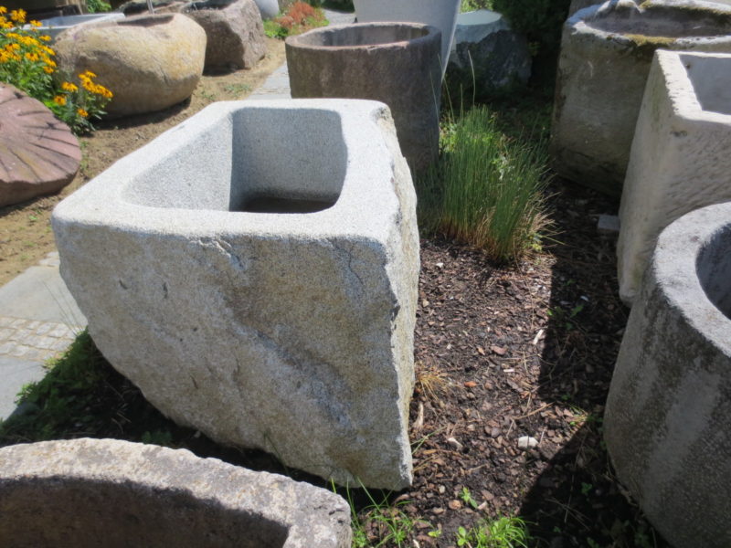 Brunnen aus Granitfindling 105x90h64cm (4)