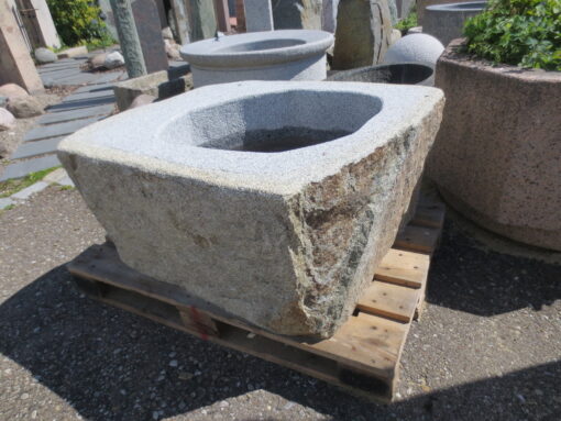 Granitbrunnen