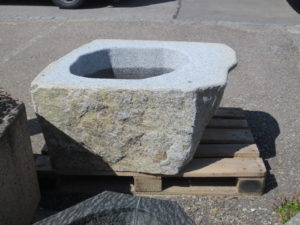 Steinbrunnen