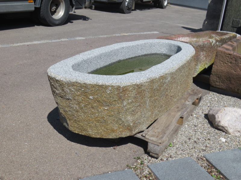 Steinbrunnen Granit