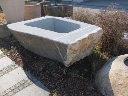 Brunnen-aus-Granitfindling-BWk010-