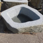 Brunnen-aus-Granitfindling-137x100h58-BWk006