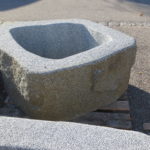 Brunnen-aus-Granitfindling-137x100h58-BWk006