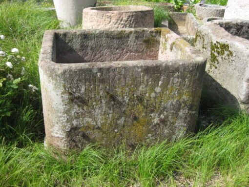 Antikbrunnen aus dem Jahr 1777